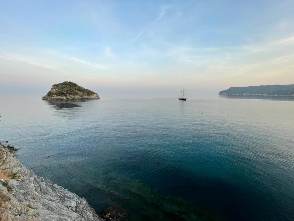 Una Finestra Sul Mare Home 1 Bergeggi Exterior foto